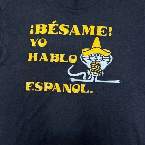Vintage 70s Kiss Me I Speak Spanish T Shirt Medium - Picture 2 of 6